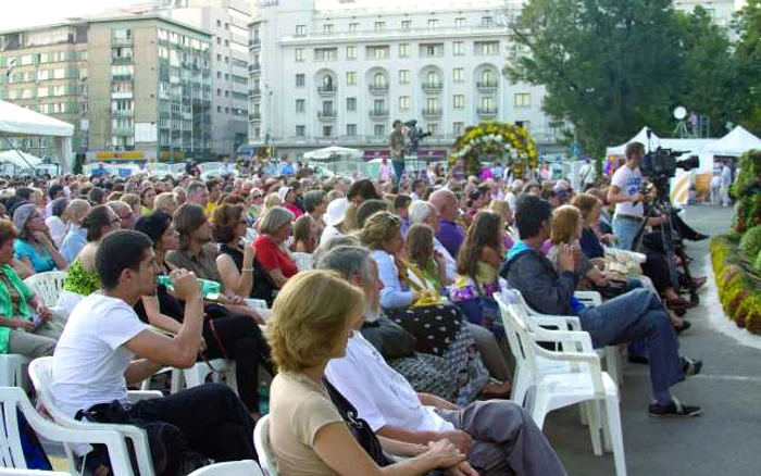 Public numeros la evenimentele din Piaţa Festivalului, în 2011 FOTO Arhiva Festivalului „George Enescu“