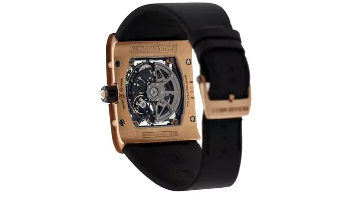 Ceas de lux scos, un model foarte rar, scos la licitație de ANAF.