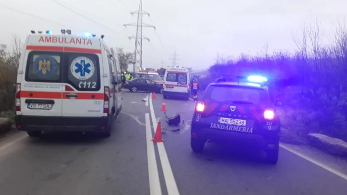 Cadrele medicale au făcut eforturi uriaşe pentru a-i salva pe cei doi răniţi, însă manevrele de resuscitare au rămas fără răspuns.