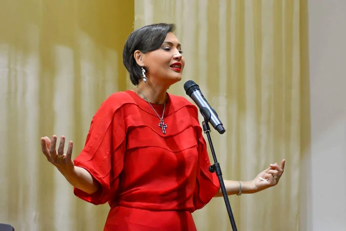 Daniela Nane a recitat poezii de dragoste la Tecucifoto: arhivă personală