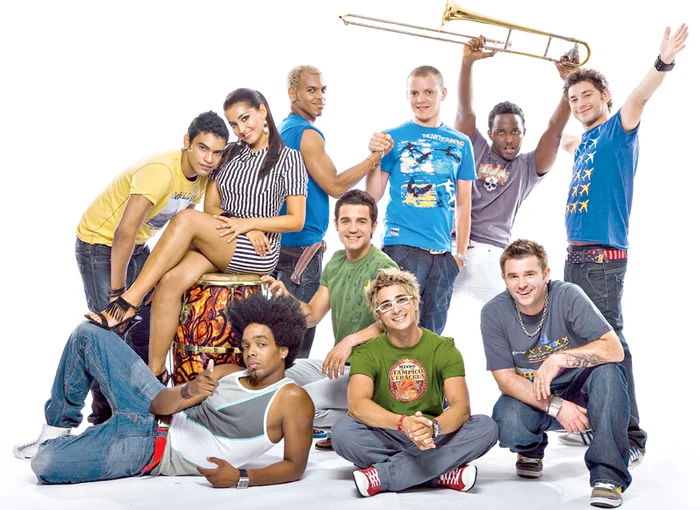 Elena, solista trupei Mandinga, are mari şanse să ne reprezinte la Eurovision