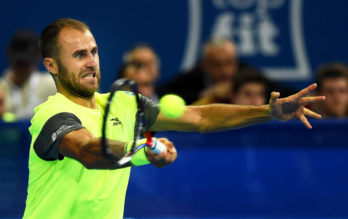 
    Drumul spre lumea bună a tenisului mondial e foarte accidentat, doar Marius Copil ridicându-se deocamdată la un nivel decentFoto: EPA  