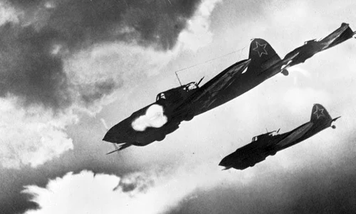 Avioane sovietice Iliușin Il-2 (© RIA Novosti archive, image #225 / Fyodor Levshin / CC-BY-SA 3.0)
