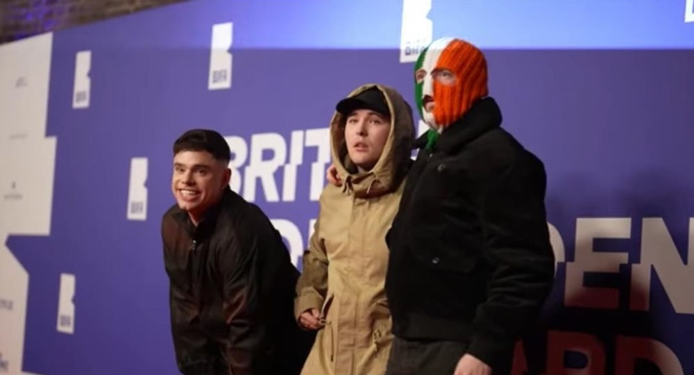 Scandal înaintea Festivalului Sziget. Trupa Kneecap, interzisă în Ungaria pe motiv că ar susține Hamas și Hezbollah