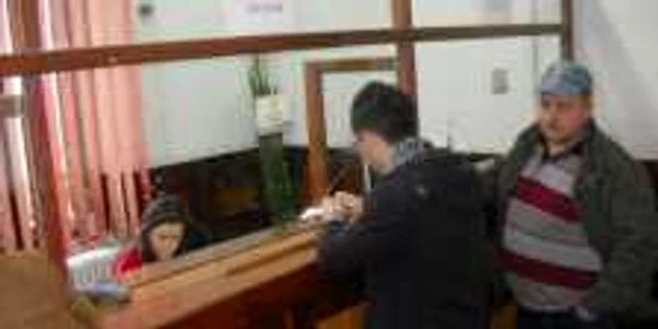 Contribuabilii își plătesc taxele în ultimele zile ale anului