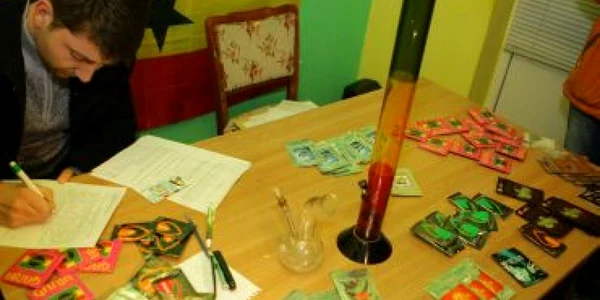Poliţiştii i-au luat la întrebări pe vânzătorii din magazinele de vise