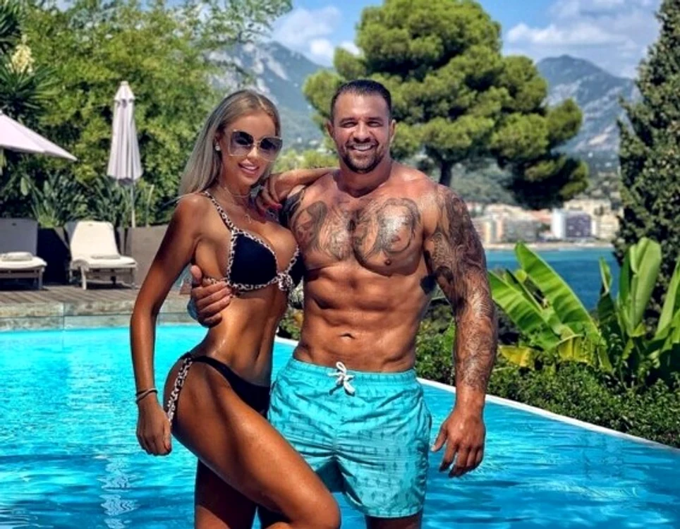 
    Bianca Drăgușanu și Alex Bodi au divorțat în urmă cu exact un anfoto: arhiva personală/Instagram  
