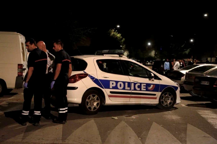 Incident armat în faţa moscheei din Avignon