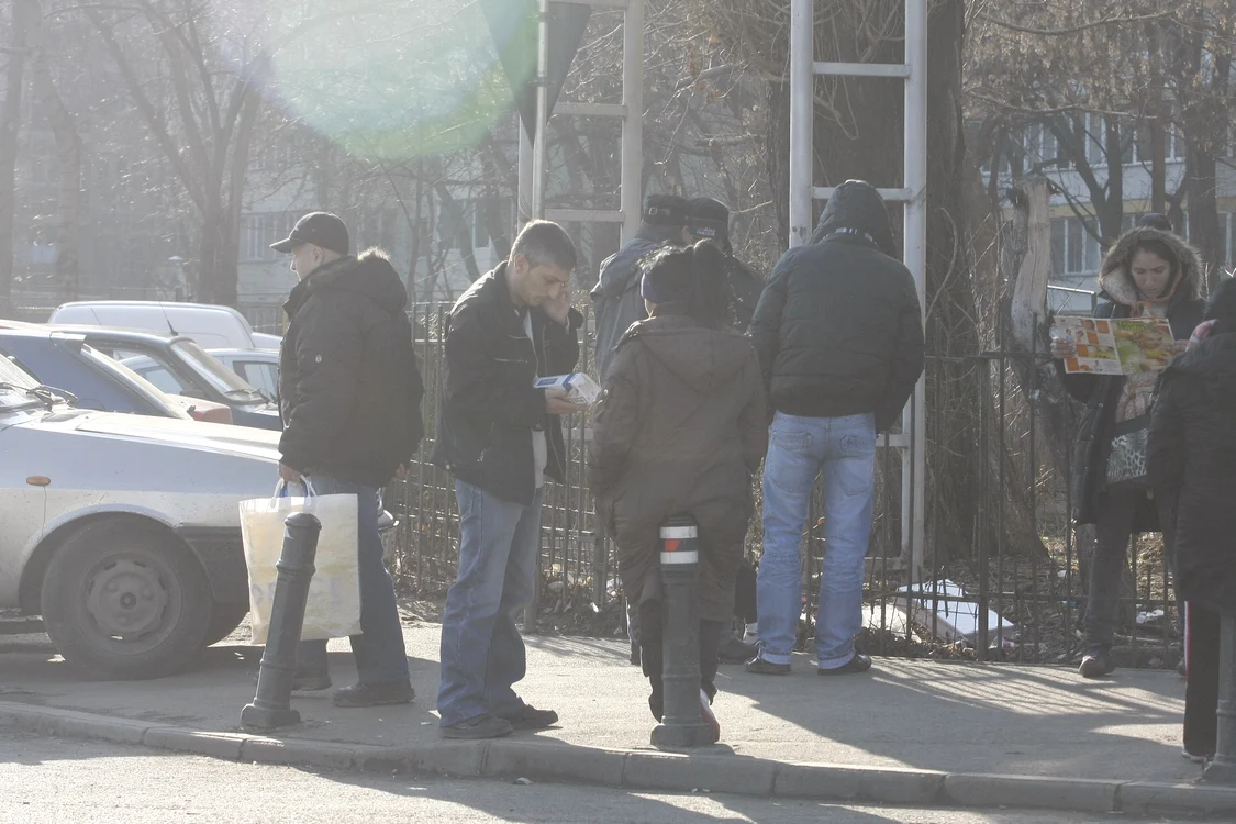
    Reporterul Click! a dat în Piața Obor, din Capitală, peste persoane care vindeau țigări de contrabandă  