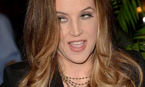 lisa marie deschidere jpeg