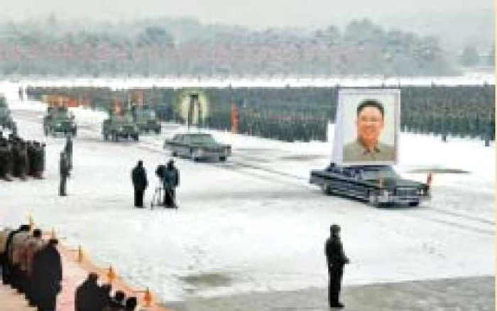 „Liderul iubit” Kim Jong Il, condus pe ultimul drum