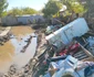 În comunele afectate de inundații, din județul Galați, soarele răsare din noroiul care acoperă acum străzile, curțile 