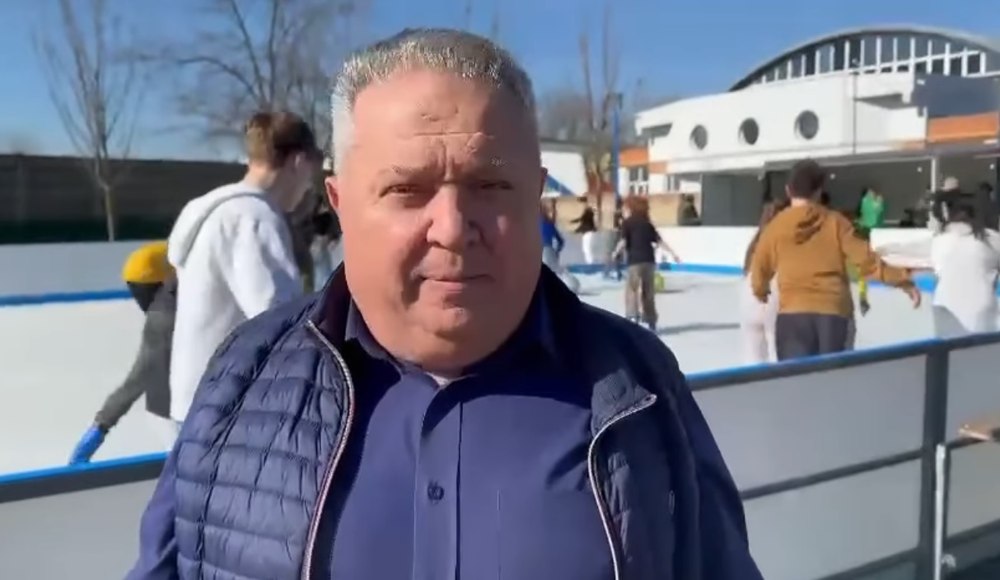 S-a deschis patinoarul la Sânnicolau Mare. „Avem informația că luna februarie va fi o lună destul de rece”