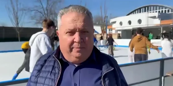 danut groza patinoar jpg