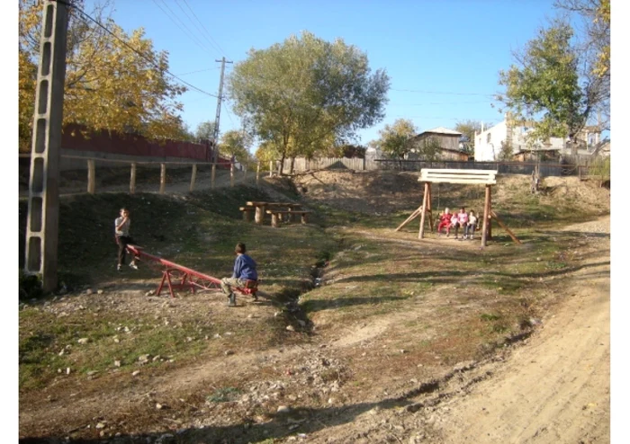 Primăria Răcoasa vrea să facă piste pentru biciclişti în comună