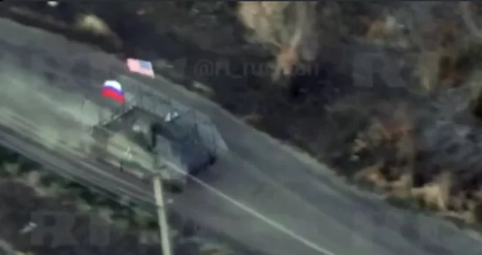 VIDEO Un video cu un vehicul rusesc arborând steagul SUA pe frontul din Ucraina, distribuit de propaganda rusă. Reacția Kievului
