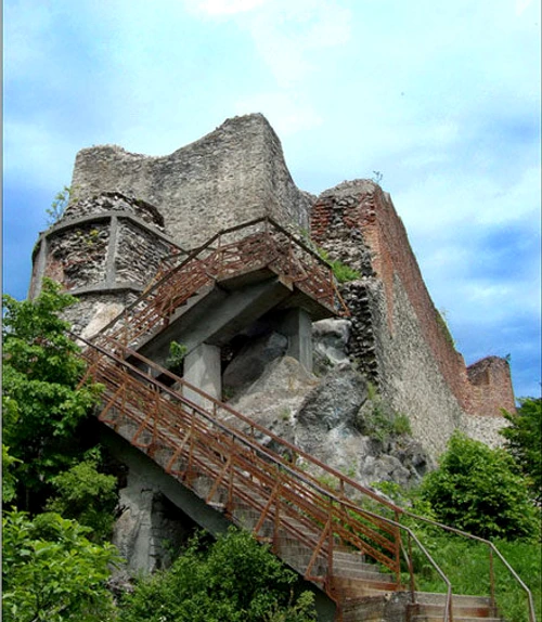 cetatea poenari jpg jpeg