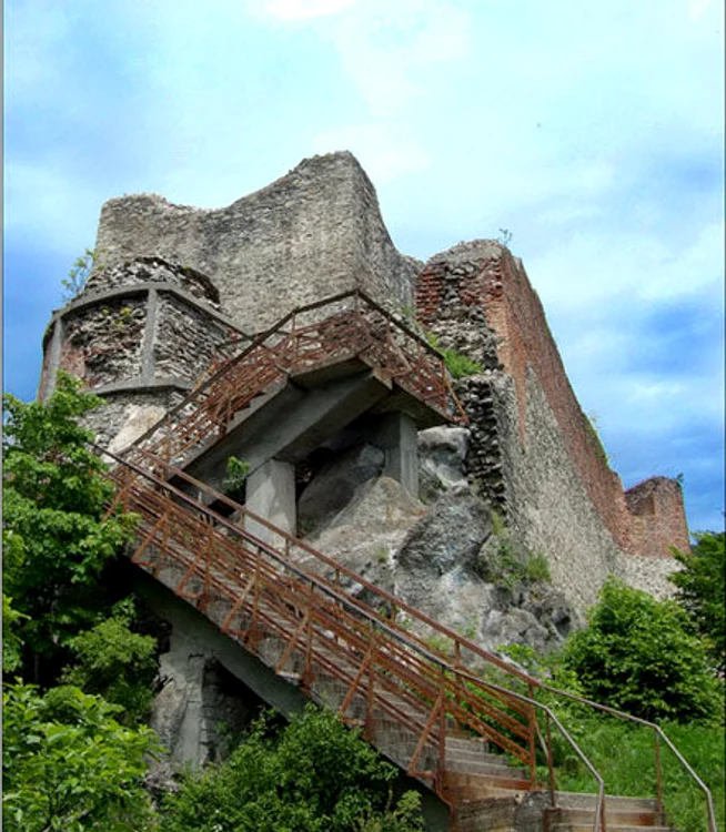 cetatea poenari jpg jpeg