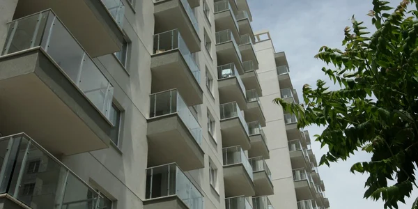 Preţurile apartamentelor scoase la licitaţie de bănci pot fi cu 48% mai mici decât preţurile pieţei