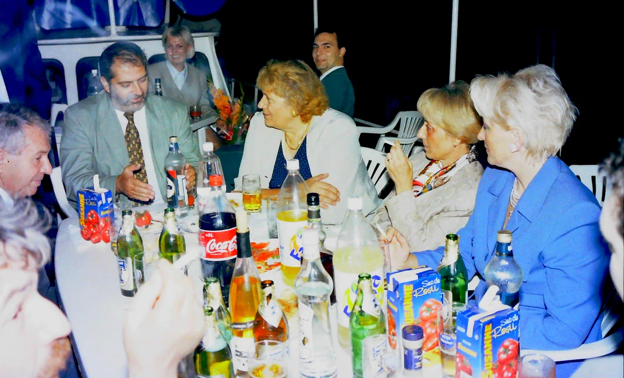 Primarul Gheorghe Ciuhandu și marea campioană Iolanda Balaș Soter FOTO Ecluze pe Bega