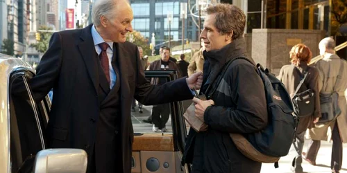 Alan Alda şi Ben Stiller, într-o secvenţă din filmul „Jaf... la turnul mare“