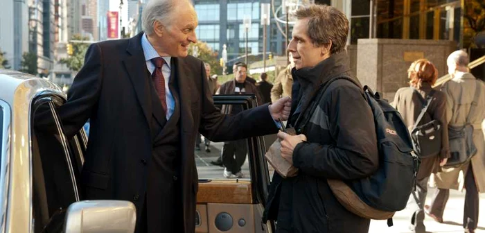 Alan Alda şi Ben Stiller, într-o secvenţă din filmul „Jaf... la turnul mare“