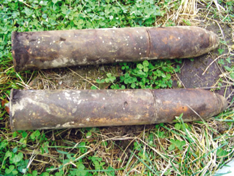 Suceava: Bombe în curtea casei unui localnic din Izvoarele Sucevei