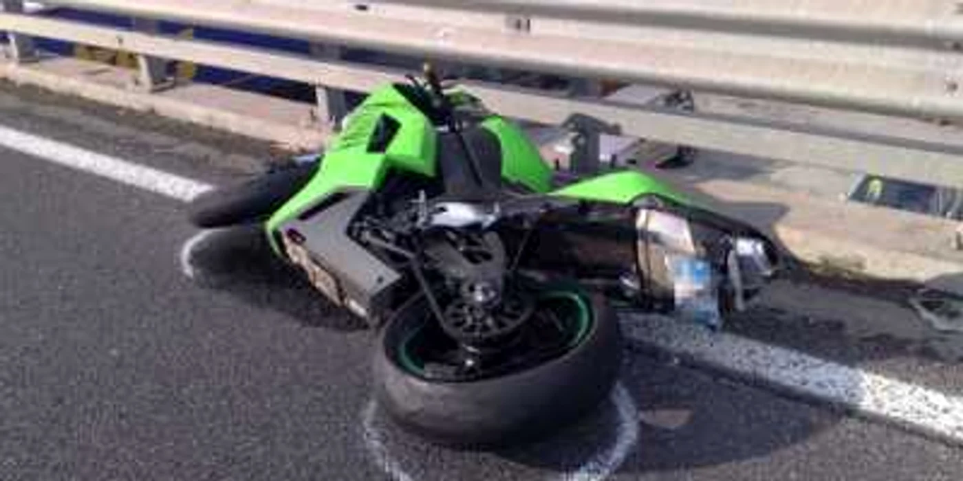 Motociclistul se deplasa cu viteză mare