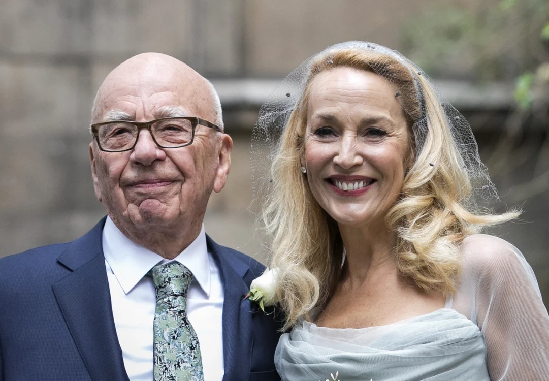 Rupert Murdoch şi Jerry Hall şi-au anunţat logodna în luna ianuarie, prin intermediul unui anunţ publicitar FOTO Guliver/Getty Images