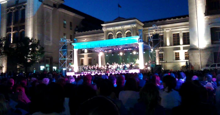 Cel mai mare concert de muzică clasică desfăşurat în aer liber la Iaşi