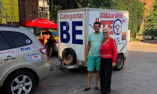 Monica Anghel, alături de instructorul care a a jutat o să și ia permisul BE jpeg