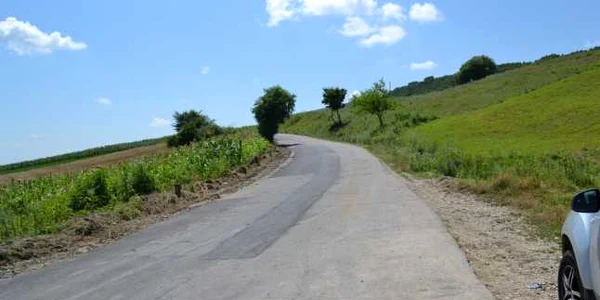 Drumul de la Stănişeşti a intrat în reparaţii capitale FOTO Mircea Merticariu