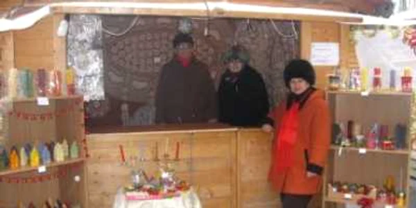 Stand cu lumânări sculptate