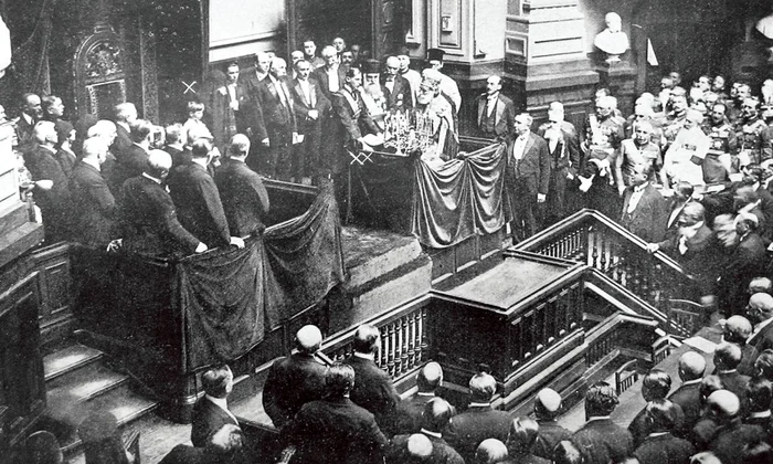 Calendar 20 iulie: 1927   Mihai I a devenit regele României, la numai 5 ani, în urma decesului bunicului său, Regele Ferdinand I jpeg