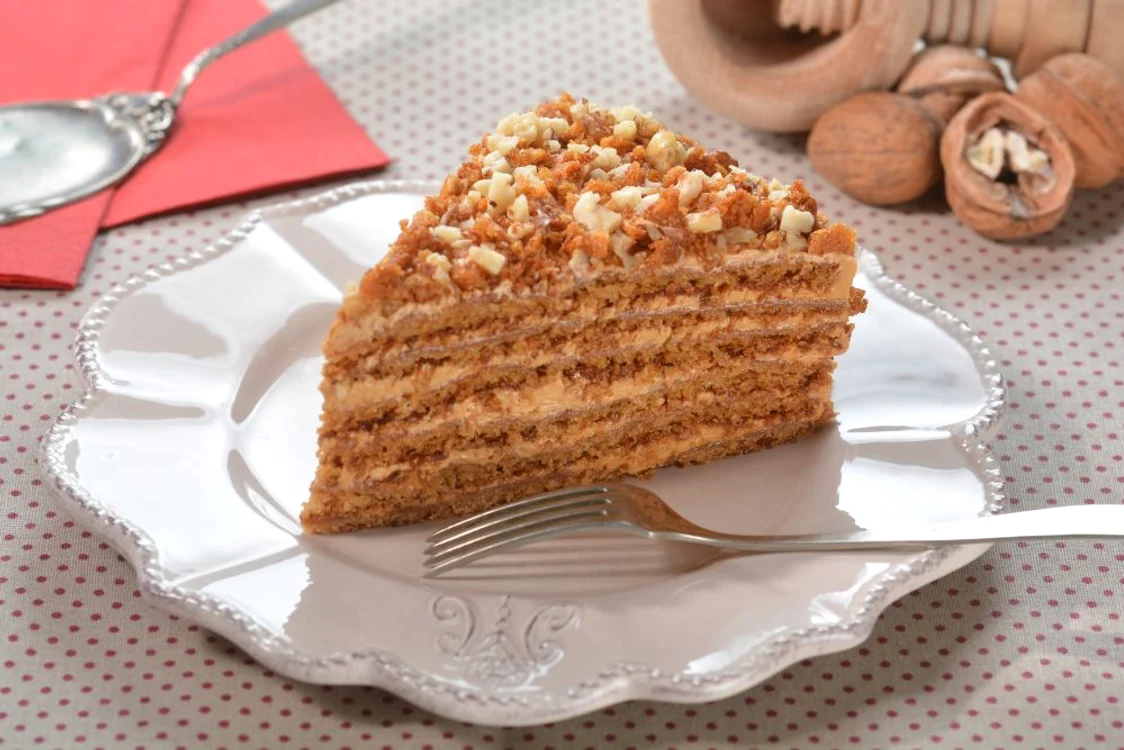 tort cu nuca si mascarpone jpeg