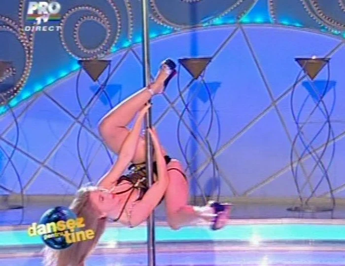 Corina şi Edy au dansat la bară (Foto: Captură video ProTV)