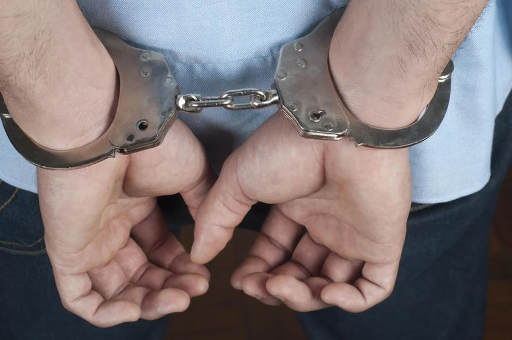 Un bărbat din Prahova, reținut după ce a agresat sexual o adolescentă cu handicap psihic
