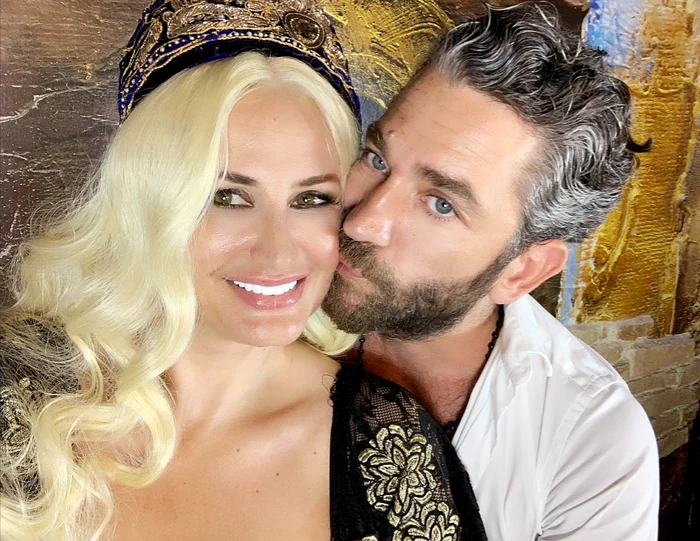 Solista s-a bucurat de piscina de la curtefoto: arhivă personală