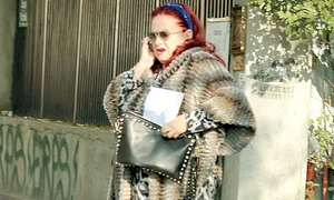Stela Popescu preferă imprimeul leopard și gențile cu ținte  jpeg