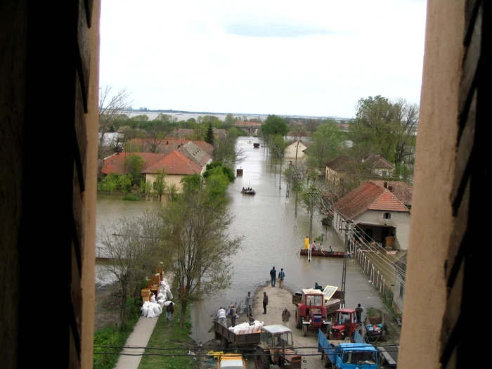 Inundații la Otelec FOTO Facebook/Otelek-regi iskola