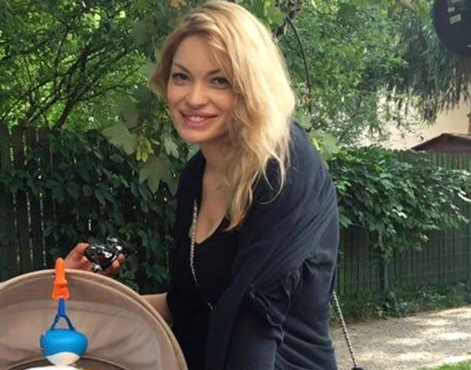 Valentina a sărbătorit prima lună de când este mămică foto: arhiva personală