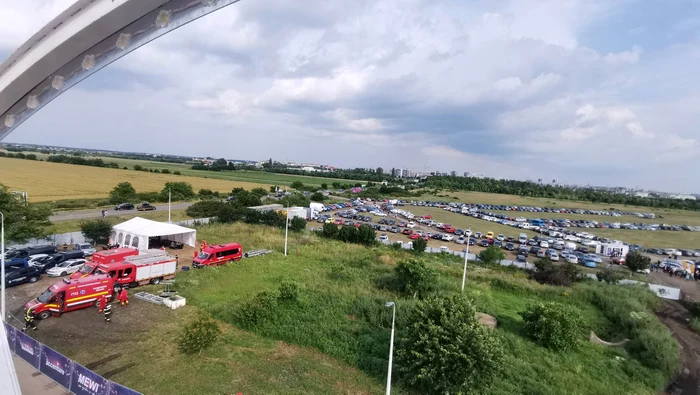 Parcarea este plină și ziua FOTO Ștefan Both