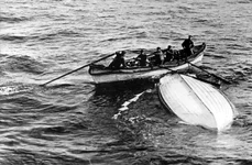 Când a fost găsită ultima barcă de salvare de pe Titanic  gif