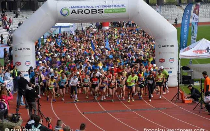 3.500 de persoane au luat startul la maratonul internaţional de la Cluj. FOTO: Nicu Cherciu