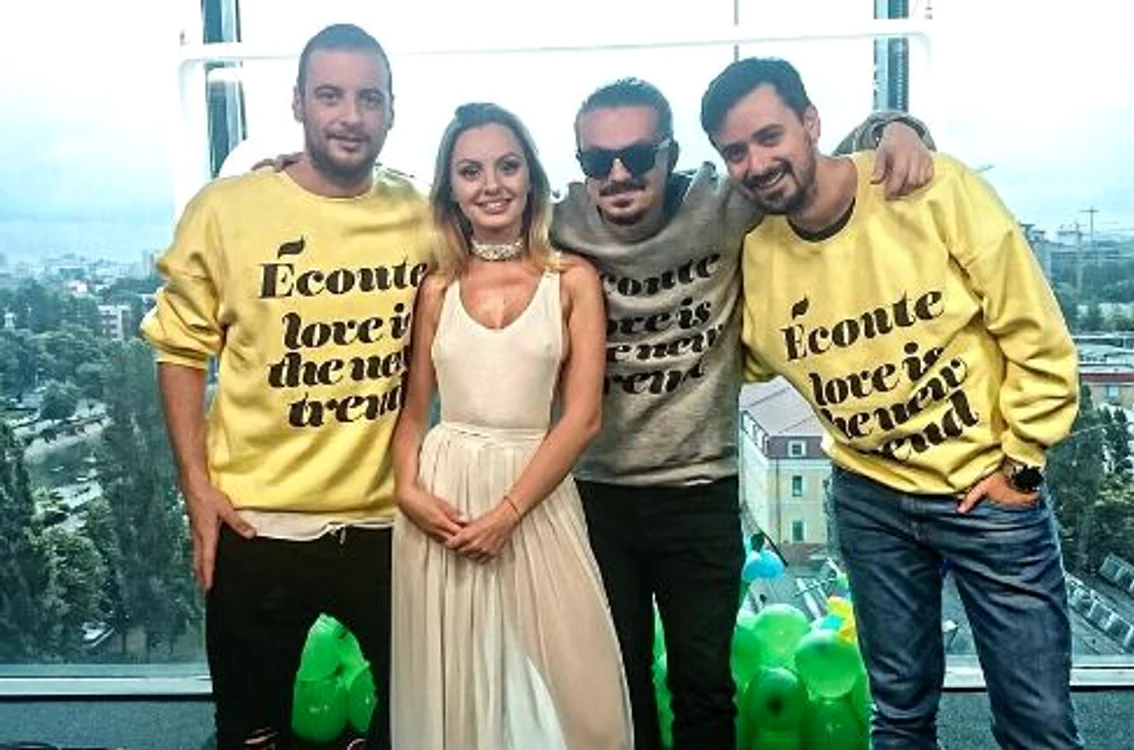 Alexandra Stan nu poartă sutien nici la întâlnirile cu prietenii din lumea mondenă
