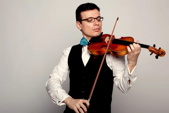 Mozart cîntat pe vioara Stradivarius Elder Voicu și Beethoven interpretat pe vioara lui Enescu jpeg