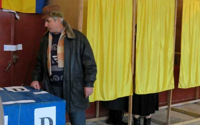 În judeţul Teleorman s-a înregistrat, la ora 10.00,  cea mai mare prezenţă la vot FOTO Adevărul