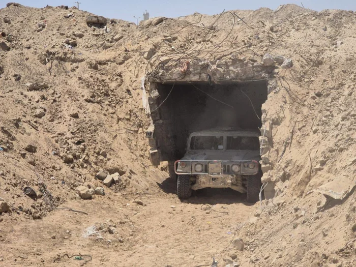Potrivit armatei israeliene, tunelul avea aproximativ trei metri înălțime/ FOTO: IDF