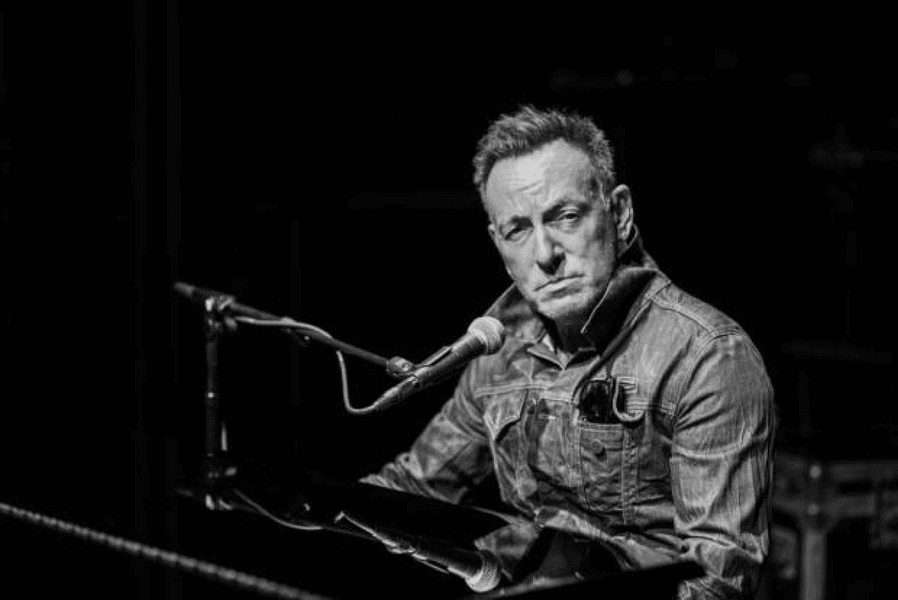 Bruce Springsteen va lansa un album de coveruri ale unor piese soul