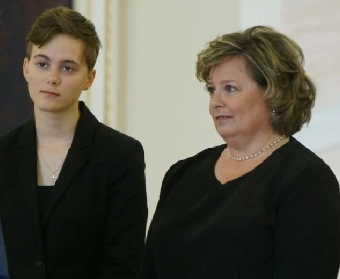 
    Elisabeta-Maria Bianca Elena de Roumanie are 18 ani și este fiica Principesei Sofia  